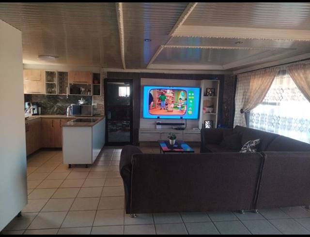 3 BEDROOM HOUSE FOR SALE IN MANKWENG